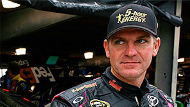 Clint-Bowyer-1.jpg